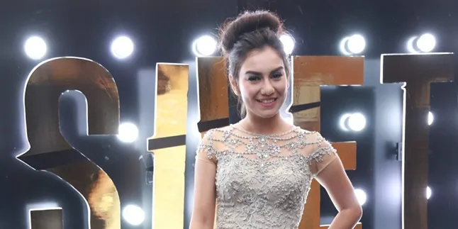 Ketika Berat Badan Sedang Naik, Pipi Irish Bella Makin Tembam Ketika Berat Badan Sedang Naik, Pipi Irish Bella Makin Tembam