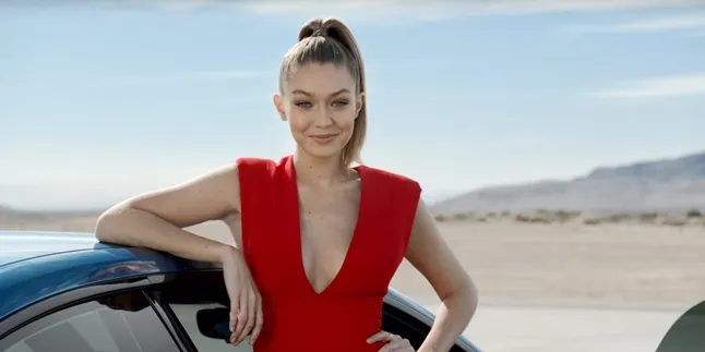 Ketika Gigi Hadid Bicara Soal Donald Trump, Pilih Ikuti Clinton Ketika Gigi Hadid Bicara Soal Donald Trump, Pilih Ikuti Clinton