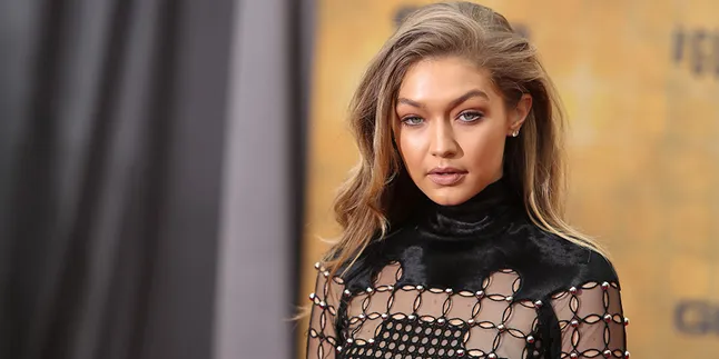 Ketika Gigi Hadid Mendadak 'Jualan' Jus Buah, Gimana Jadinya?