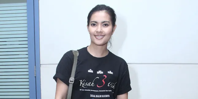 Ketika Lola Amaria Sebal Dengan Sang Ibu Ketika Lola Amaria Sebal Dengan Sang Ibu