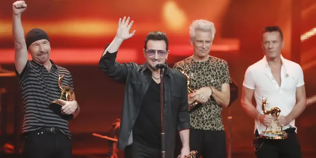 Ketika Musisi Dunia Nyamar Jadi Pengamen, Begini Jadinya...