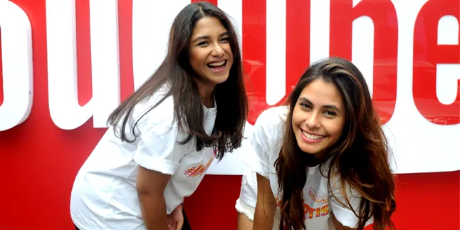 Ketika Nadine - Valerie Seru-Seruan di YouTube Broadcast Box