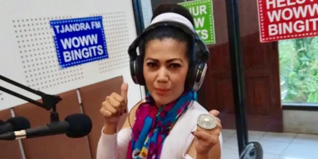 Ketua SANI Ingin Berikan Support Pada Fachri Albar, Roro Fitria & Dawiyah Ketua SANI Ingin Berikan Support Pada Fachri Albar, Roro Fitria & Dawiyah