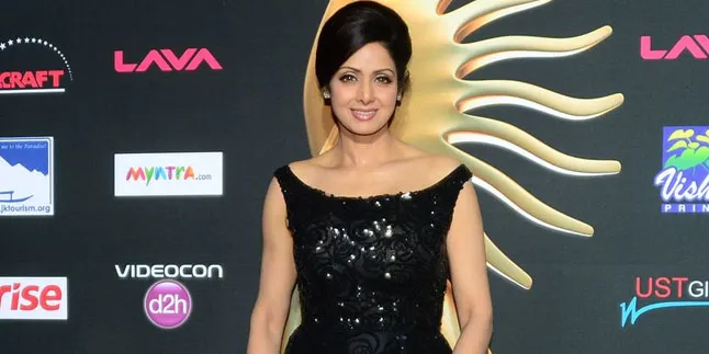 Khas Remaja Gaul Masa Kini, Putri Sridevi Cantik Modis Pamer Paha