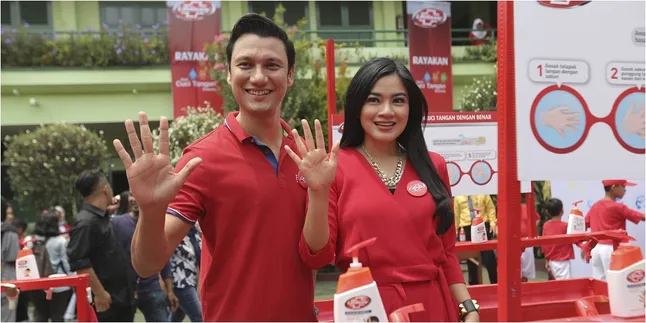 Khawatir Akan Putranya, Titi Kamal dan Christian Sugiono Ajarkan Gaya Hidup Sehat Khawatir Akan Putranya, Titi Kamal dan Christian Sugiono Ajarkan Gaya Hidup Sehat