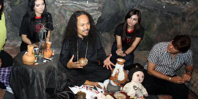 Ki Joko Bodo: Dukun Makin Sakti Kalau Banyak Istri Ki Joko Bodo: Dukun Makin Sakti Kalau Banyak Istri