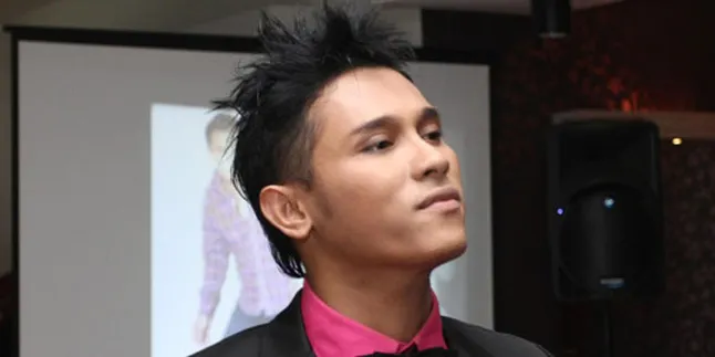 Kiki D Rayu Tantang Tata Liem Sebar Foto Lebih Ekstrim Kiki D Rayu Tantang Tata Liem Sebar Foto Lebih Ekstrim