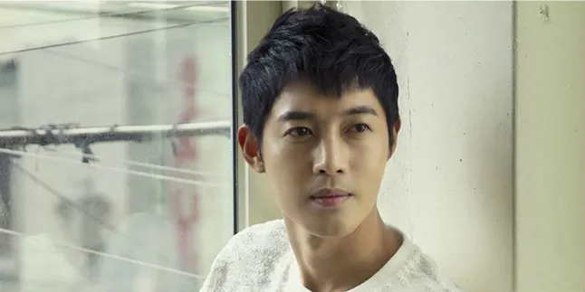 Kim Hyun Joong Ketahuan Tertidur Saat Berhenti di Lampu Merah