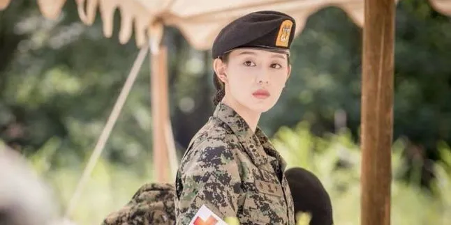 Kim Ji Won Akhirnya Akui Seperti Apa Tipe Pria Idamannya Kim Ji Won Akhirnya Akui Seperti Apa Tipe Pria Idamannya