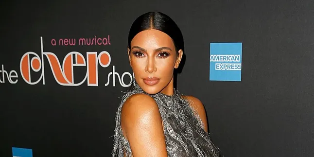 Kim Kardashian Borong Tas di Jepang Sebagai Kado Natal Untuk Anak - Keponakan
