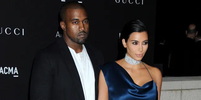 Kim Kardashian - Kanye West Kembaran Baju, Kompak Banget!