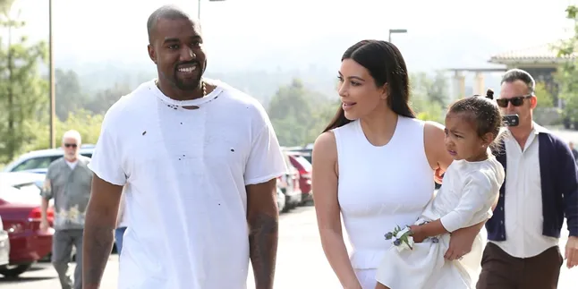 Kim Kardashian Segera Melahirkan, Kanye West Sudah Tak Sabar Kim Kardashian Segera Melahirkan, Kanye West Sudah Tak Sabar