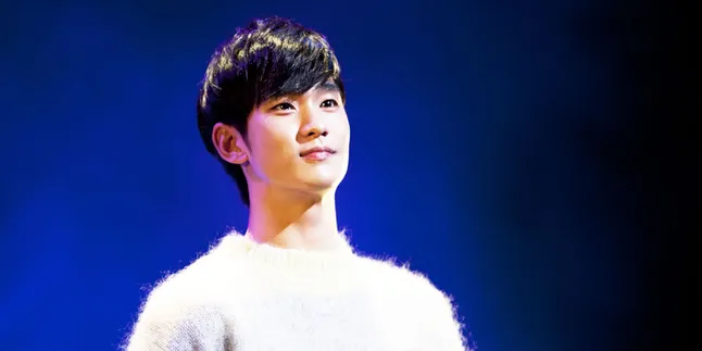 Kim Soo Hyun Pamer Selca Close Up Bareng 'Hwi Kyung'