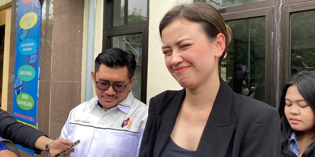 Kimberly Ryder Officially Divorced, Edward Akbar Required to Provide Support of Rp6 Million Per Month for the Children