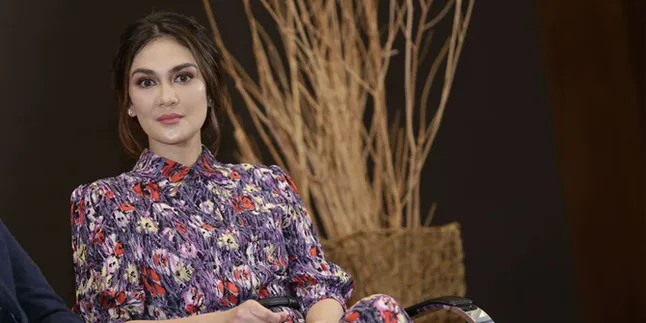 Kisah Asmara Luna Maya Diramal Paranormal Pakai Kartu Tarot, Hasilnya...?