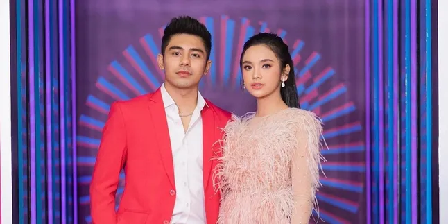 Kisah Cinta Lyodra Ginting & Riza Syah Berawal dari Acara Ulang Tahun Verrell Bramasta Kisah Cinta Lyodra Ginting & Riza Syah Berawal dari Acara Ulang Tahun Verrell Bramasta