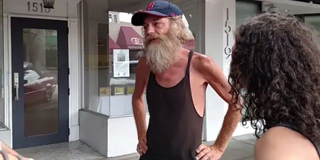 Kisah Haru! Main Piano, Seorang Gelandangan Dapat Beasiswa Kuliah