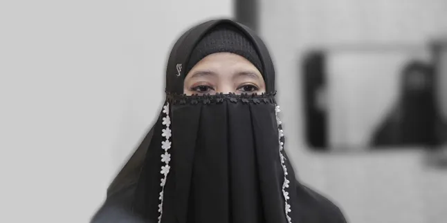 Kisah Hidup Peggy Melati Sukma, Terjebak di Negara Konflik - Kena Tumor