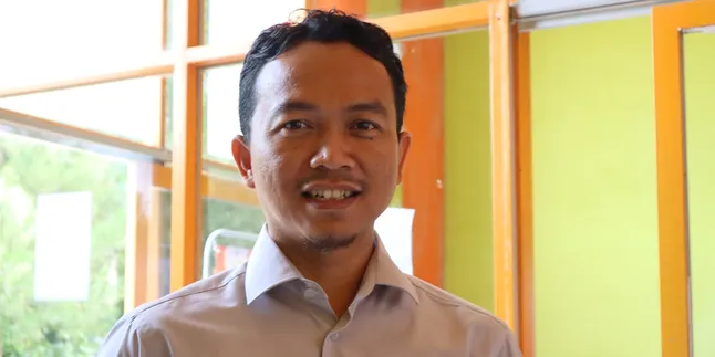 Kisah Inspiratif Supadilah, Guru SMA di Banten yang Sukses Tingkatkan Budaya Literasi di Indonesia Lewat Dukungan Internet