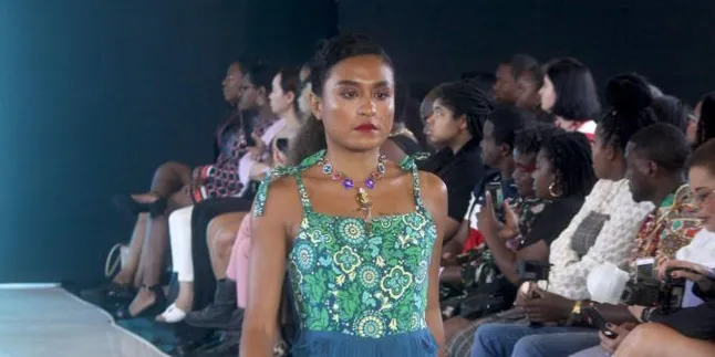 Kisah Mantan Finalis Puteri Indonesia Asal Papua Jadi Model di NYFW Runway