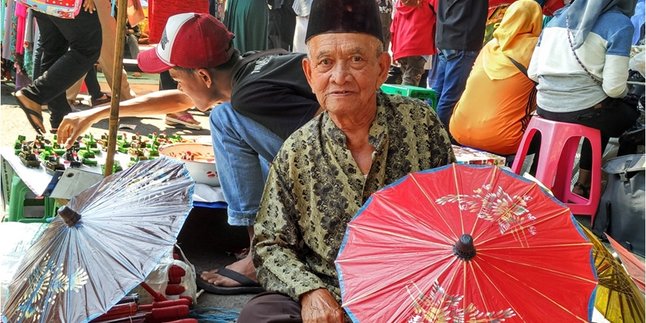 Tekuni Kerajinan Payung Kertas Sejak 1945, Mbah Rasimun Go International