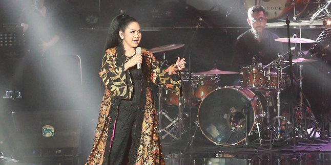 Kisah Perjalanan Hidup Vina Panduwinata Dalam Konser 'September Ceria'