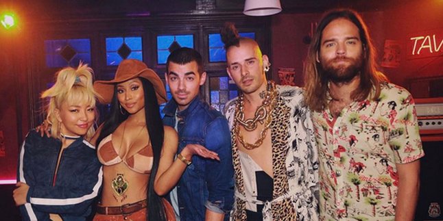 'Kissing Strangers', DNCE Ajak Nicki Minaj Kolaborasi