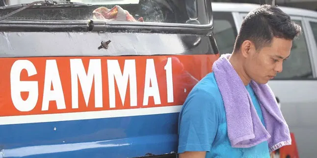 Klip Habis 1+1, Vokalis Gamma1 Jadi Kernet Bis!