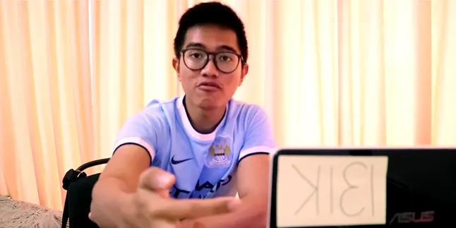 Kocak, Ini Ekspresi Kaesang Saat Nonton Gibran Coba Stand Up