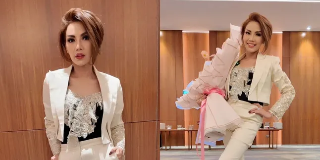 Koleksi Desainer Kondang Ririn Rinura Sukses Curi Perhatian di Fashion Show Lampung Koleksi Desainer Kondang Ririn Rinura Sukses Curi Perhatian di Fashion Show Lampung