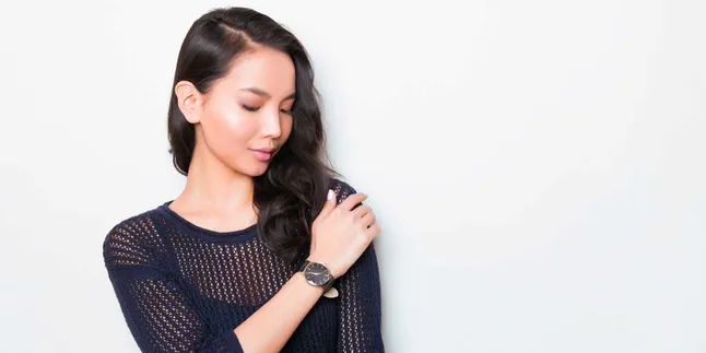 Koleksi Dress Terbaru yang Bikin Gayamu Secantik Seleb