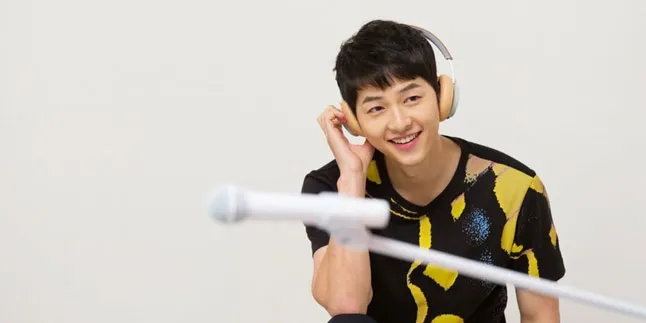 Komedian Ini Upload Foto Reunian Teman SD Bareng Song Joong Ki Komedian Ini Upload Foto Reunian Teman SD Bareng Song Joong Ki