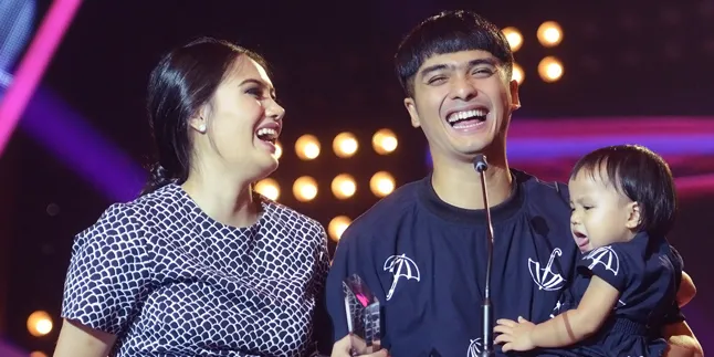 Kompak Bareng Keluarga, Ricky Harun: Kalau Senada Dilihatnya Enak Kompak Bareng Keluarga, Ricky Harun: Kalau Senada Dilihatnya Enak