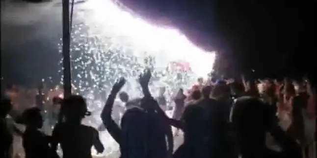 Kompilasi Permainan Kembang Api Yang Gagal, Kocak!