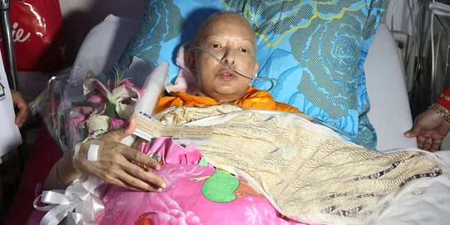 Kondisi Drop & Demam Tinggi, Yana Zein Mohon Dukungan Doa Kondisi Drop & Demam Tinggi, Yana Zein Mohon Dukungan Doa