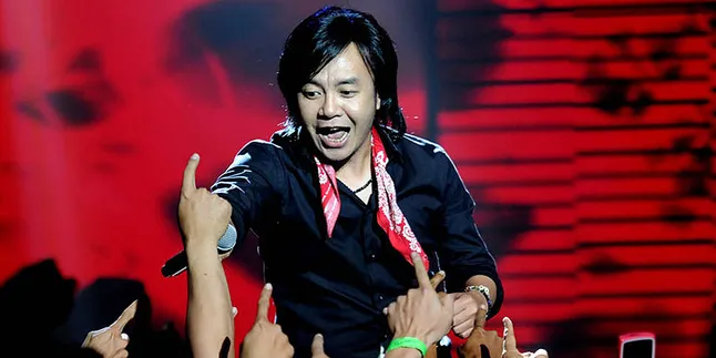 Konser Ari Lasso Hidupkan Kembali Dewa 19 Formasi Awal