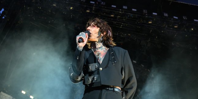 Bring Me The Horizon Concert in Jakarta Stops in the Middle of the Road, Audience Riot and Emotions Rise to the Stage