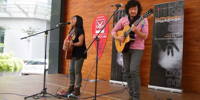 Konser di Malaysia, CD Knee and Toes Laris Manis