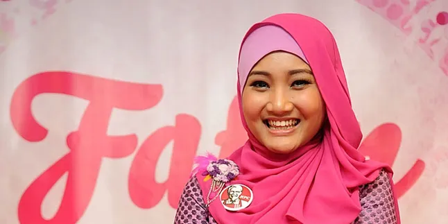 Konser, Fatin Shidqia Lubis Ditemani Cowok-Cowok Keren