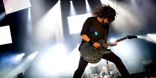 Konser Foo Fighters Diprotes di Belfast Konser Foo Fighters Diprotes di Belfast