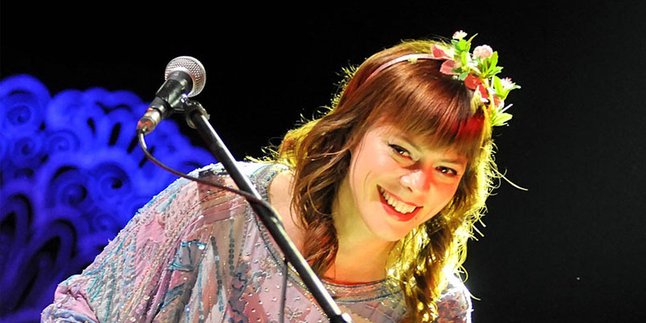 Konser Lenka, Para Penggemar Sukses 'Ditimang-Timang'