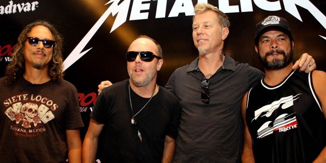 Konser Metallica Jadi Berkah Pedagang Kaki Lima