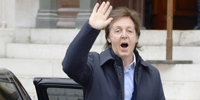 Konser Setelah Sakit, Paul McCartney Bantu Pria Lamar Pacarnya