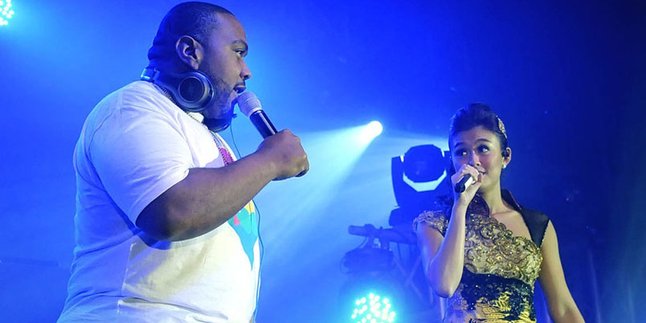 [Foto] Konser Singkat Agnes Monica - Timbaland Bawakan Single Terbaru