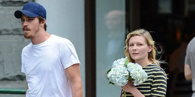 Korban Cinlok, Kirsten Dunst - Garrett Hedlund Unjuk Kemesraan