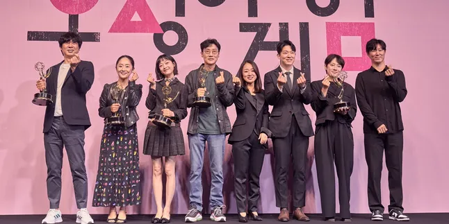 Kreator dan Pemeran Merayakan Kemenangan 'SQUID GAME' di Emmy Awards, Rahasian Cerita Season 2