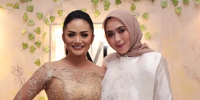 Krisdayanti Jadi Brand Ambassador 'Very Me' Karya Desainer Vena Mutia