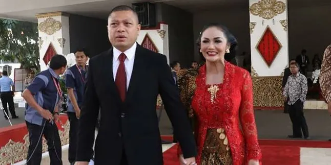 Krisdayanti Makin Sibuk Jadi Anggota DPR RI, Raul Lemos Siap? Krisdayanti Makin Sibuk Jadi Anggota DPR RI, Raul Lemos Siap?