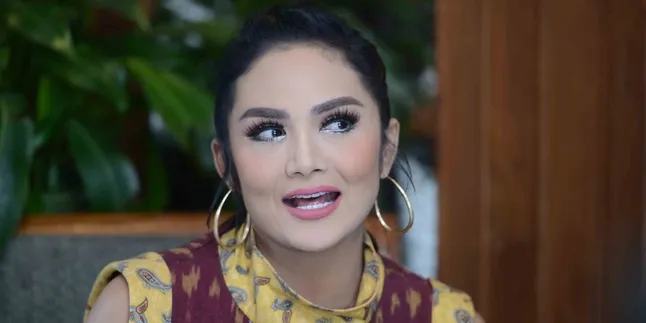 Krisdayanti Temui Dua Ahli Gizi Untuk Jaga Penampilan