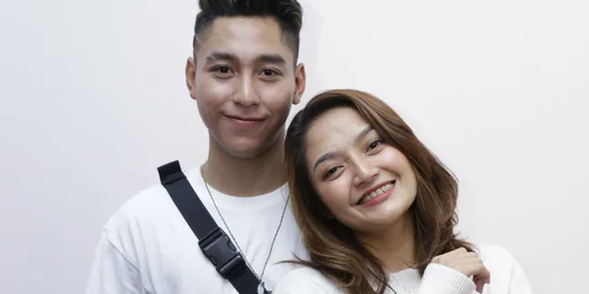 Krisjiana Lamar Siti Badriah di Korea Selatan, Romantis Pakai Cincin Mendiang Ibu Krisjiana Lamar Siti Badriah di Korea Selatan, Romantis Pakai Cincin Mendiang Ibu